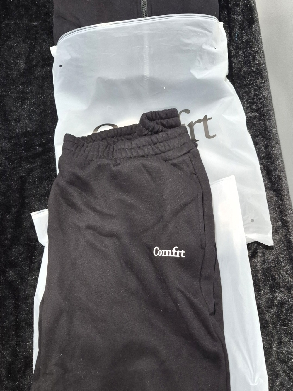 Comfrt Men's Black Elastic-Waist Joggers Set & Hoodie